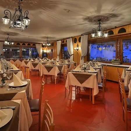 Loredana 3* ליביניו