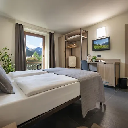 Loredana Hotel 3*