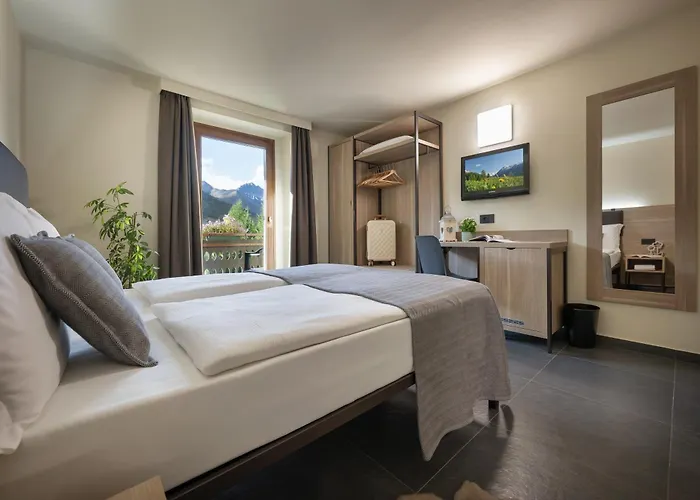 Loredana Hotel 3*